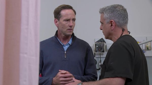 Untold Stories of the E.R. - Shot in the Dark Dark