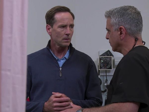 Untold Stories of the E.R. - Shot in the Dark Dark