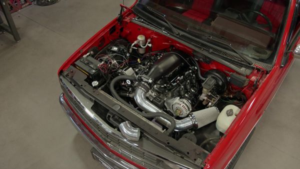 PowerNation: 1965 Chevy C10 - Rebuilding he Rear End of a Chevy K1500