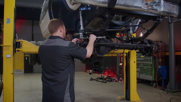 PowerNation: Music City Trucks - Lift and Shift