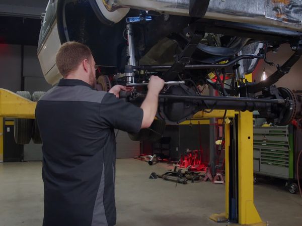 PowerNation: Music City Trucks - Lift and Shift