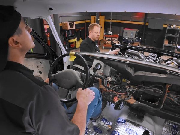 PowerNation: Music City Trucks - Project Nightshift: Working Overtime