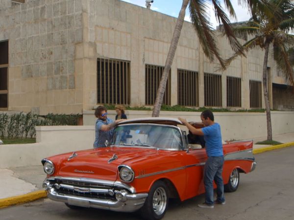 Ozzy and Jack's World Detour - Cuba or Busted