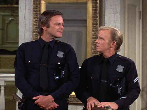 Here's Lucy - Lucy Plays Cops and Robbers