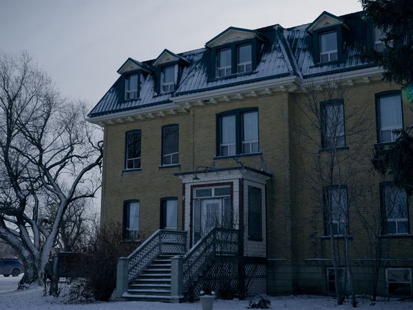 Ghosts Off Grid - Bed and Breakfast Convent