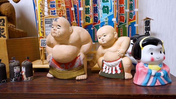 No Luggage - Sumo Wrestling Traditions