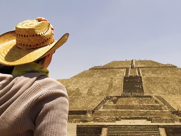 No Luggage - Teotiuacan and Aztexs
