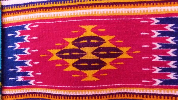 No Luggage - Weaving and Color