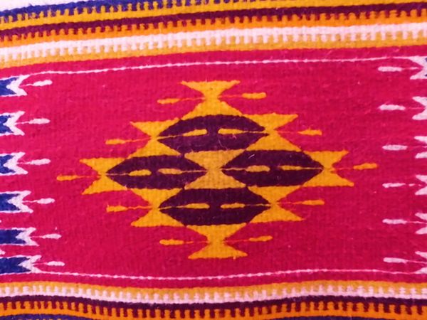 No Luggage - Weaving and Color