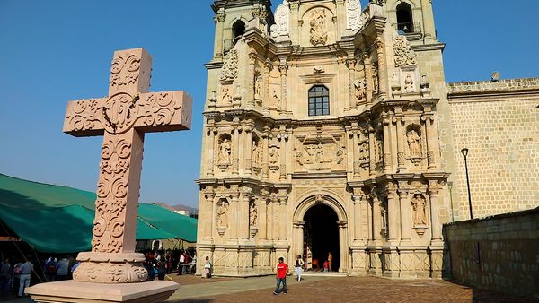 No Luggage - Easter Cathedrals Processions