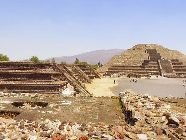 No Luggage - Teotiuacan and Guadalupe