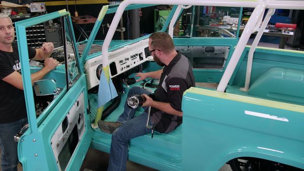 PowerNation: 1974 Bronco Beach Cruiser - PowerNation: Beach Cruiser Bronco Pt 9