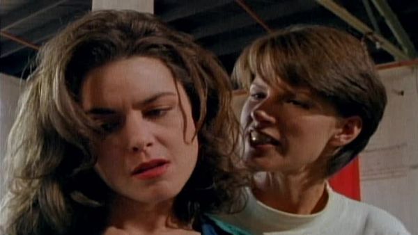 Silk Stalkings - Silk Stalkings: S3 E16 - The Scarlet Shadow