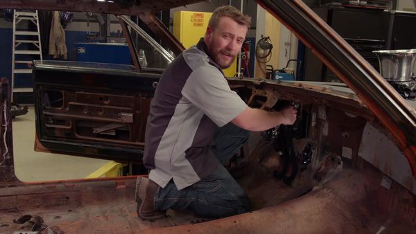 PowerNation: Detroit Muscle - 69 Road Runner Part 2: Hemi Heart Transplant