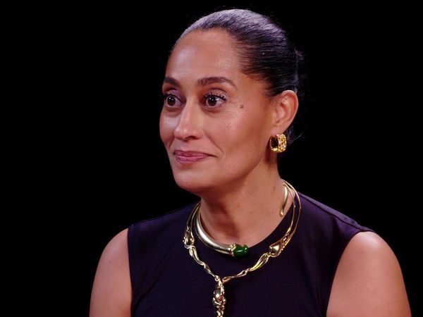 Hot Ones - Tracee Ellis Ross Calls for Her Mommy While Eating Spicy Wings