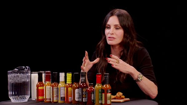 Hot Ones - Courteney Cox Becomes Friends With Spicy Wings