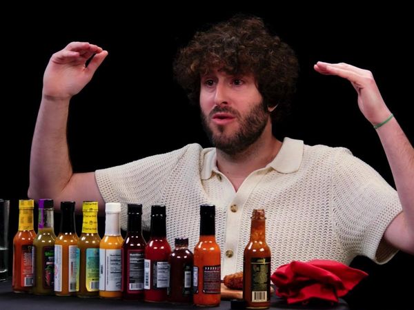 Hot Ones - Lil Dicky Spits Hot Fire While Eating Spicy Wings