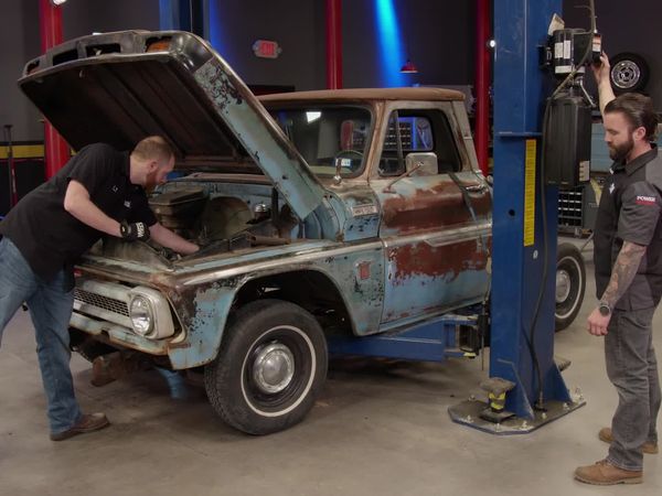 PowerNation: 1988 Chevy K1500 - 65 Chevy C10 Teardown