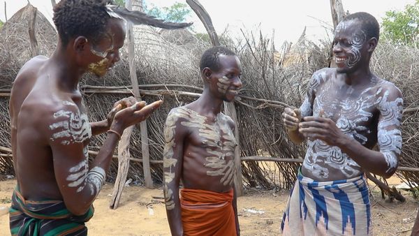 No Luggage - Karo Tribe Mingi