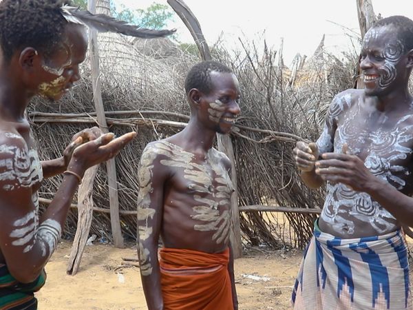 No Luggage - Karo Tribe Mingi