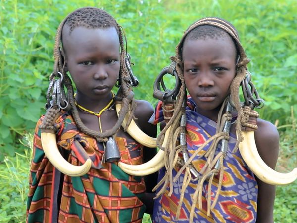 No Luggage - Mursi Tribe Arrive