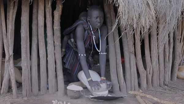 No Luggage - Mursi Daily Life