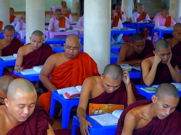 No Luggage - Monks