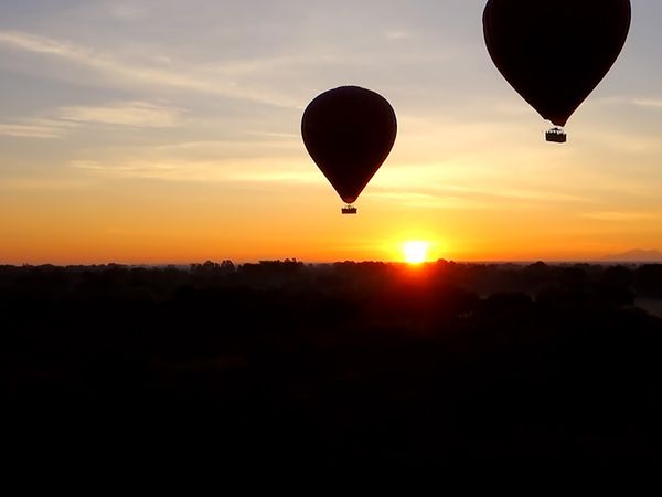 No Luggage - Hot Air Baloons