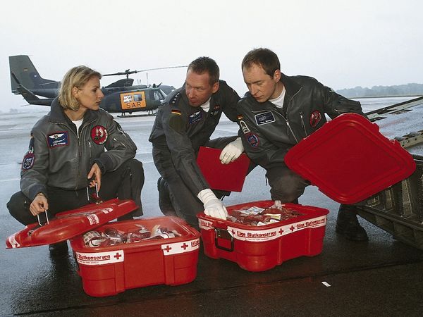 Die Rettungsflieger - Rivalen im Cockpit