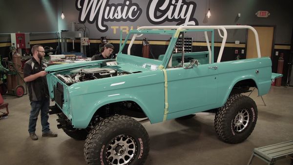 PowerNation: Music City Trucks - Beach Cruiser Bronco Finale
