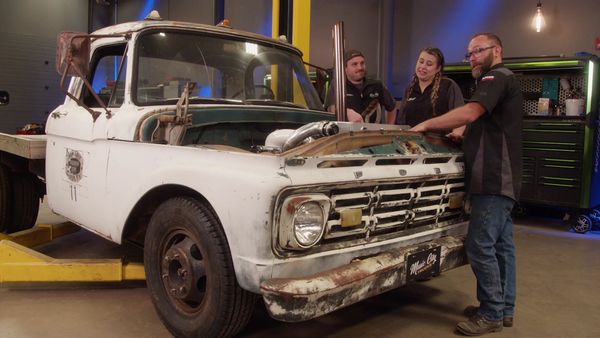 PowerNation: Music City Trucks - 1964 Ford F350 Flatbed Shop Truck Upgrades