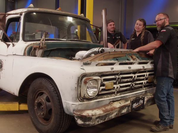 PowerNation: Music City Trucks - 1964 Ford F350 Flatbed Shop Truck Upgrades