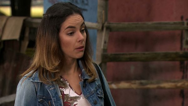 Están Entre Nosotros - La seguire buscando