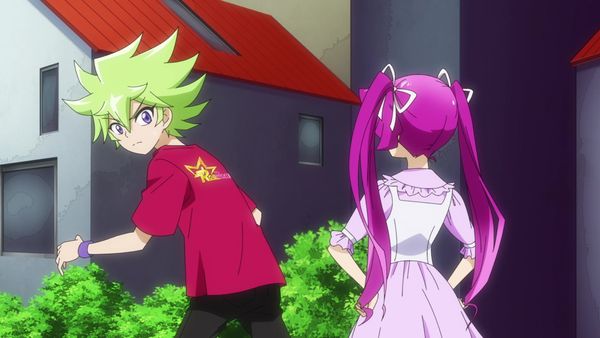 Yu-Gi-Oh! SEVENS - Husmeando alrededor