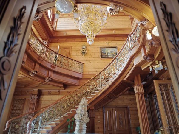 Dictators' Hideouts - Yanukovych’s Hidden Palace