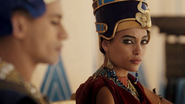 Legends of the Pharaohs - Nefertiti, the Beauty Becomes Queen