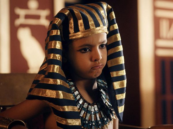 Legends of the Pharaohs - Nefertiti, the Beauty Becomes Queen