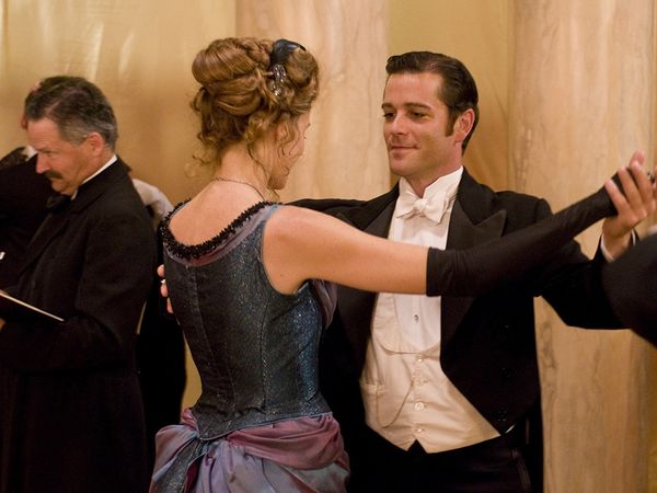 Murdoch Mysteries - Dinosaur Fever