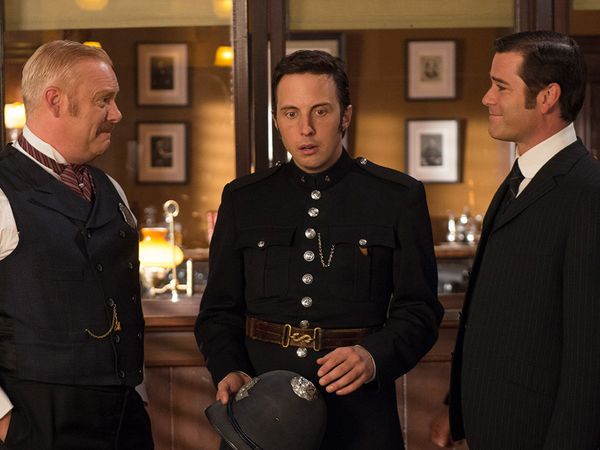 Murdoch Mysteries - CrabtreeMania