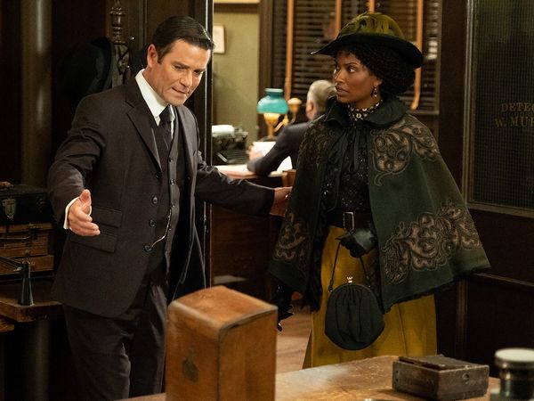 Murdoch Mysteries - Sometimes They Come Back: Part Two