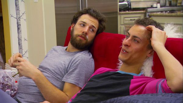 America's Next Top Model - The Guys and Girls Get Flirty