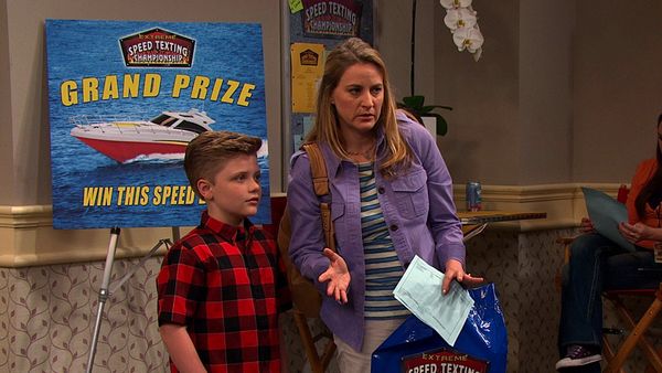 Sam & Cat - #TextingCompetition