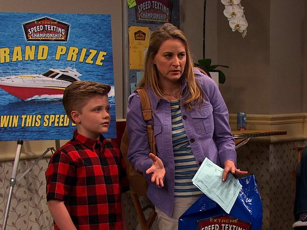 Sam & Cat - #TextingCompetition