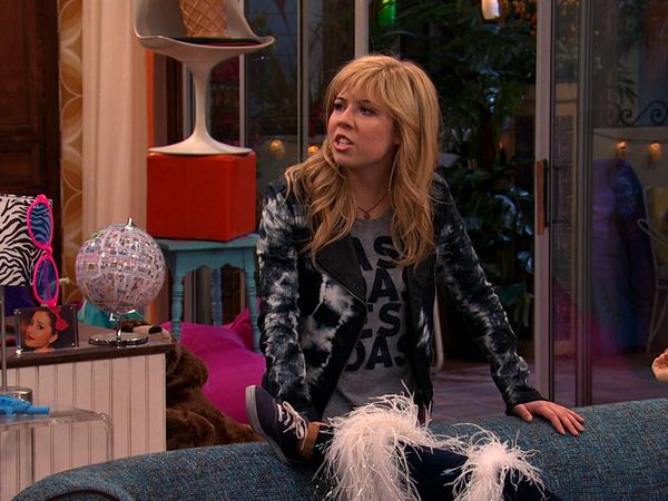 Sam & Cat - #MotorcycleMystery