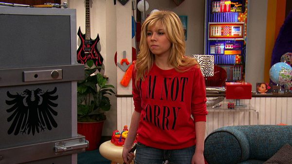 Sam & Cat - #StuckInABox