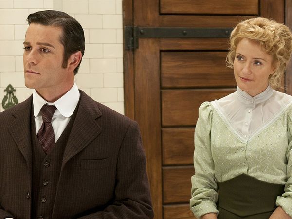 Murdoch Mysteries - Back and to the Left