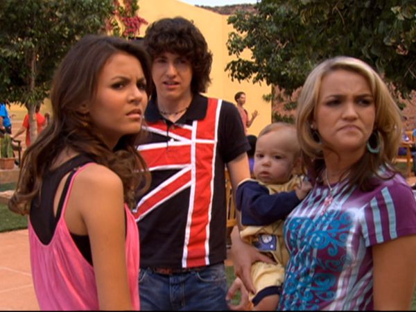 Zoey 101 - Favor Chain