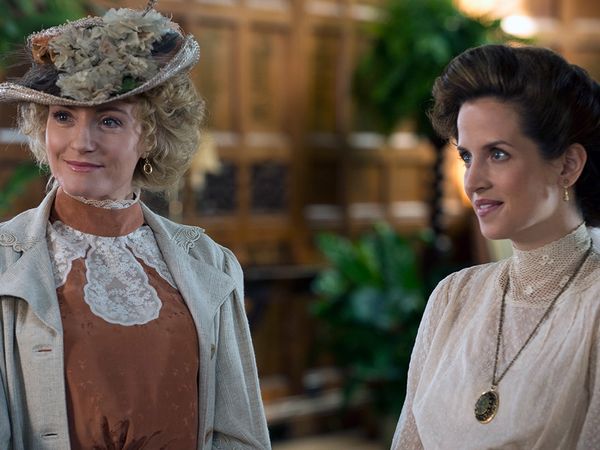 Murdoch Mysteries - Twisted Sisters