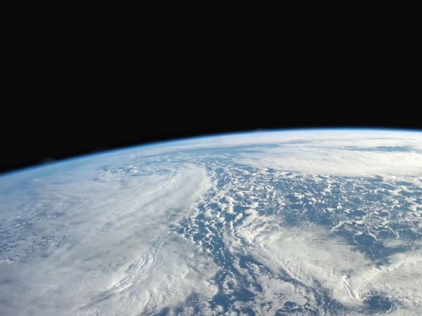 Trajectory - Hitos de la Exploración Espacial - Reconstrucción del Apollo, carbono en órbita y entrenamiento en gravedad cero