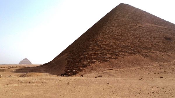 Piramidi I Misteri Svelati - Alla Scoperta Di Dahshur